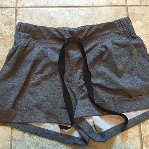 Lululemon Spring Break Away Short - Size 6